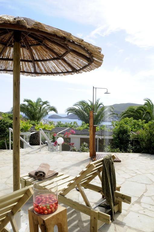 Kymothoi Rooms & Pool Bar Gavrio Exterior photo
