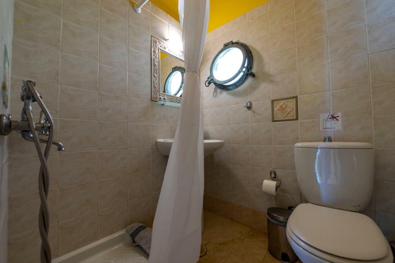 Kymothoi Rooms & Pool Bar Gavrio Exterior photo