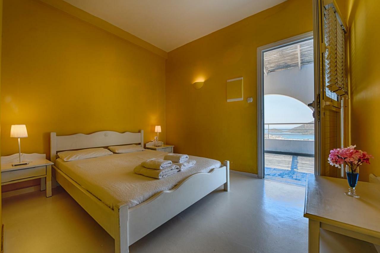 Kymothoi Rooms & Pool Bar Gavrio Exterior photo