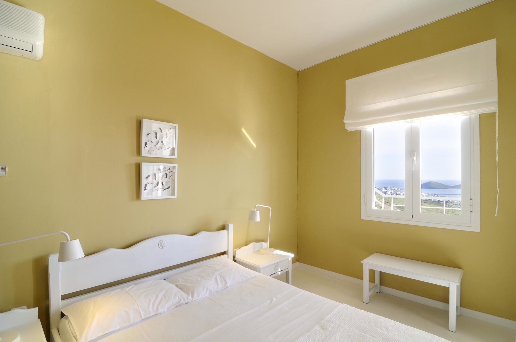 Kymothoi Rooms & Pool Bar Gavrio Exterior photo